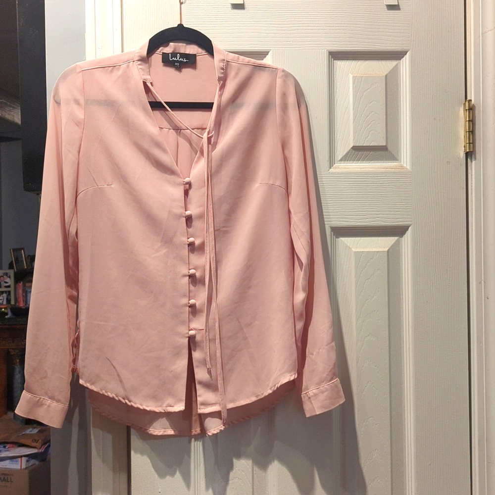GUC Women's Lulu's blush color blouse (Hi-Lo), size xs